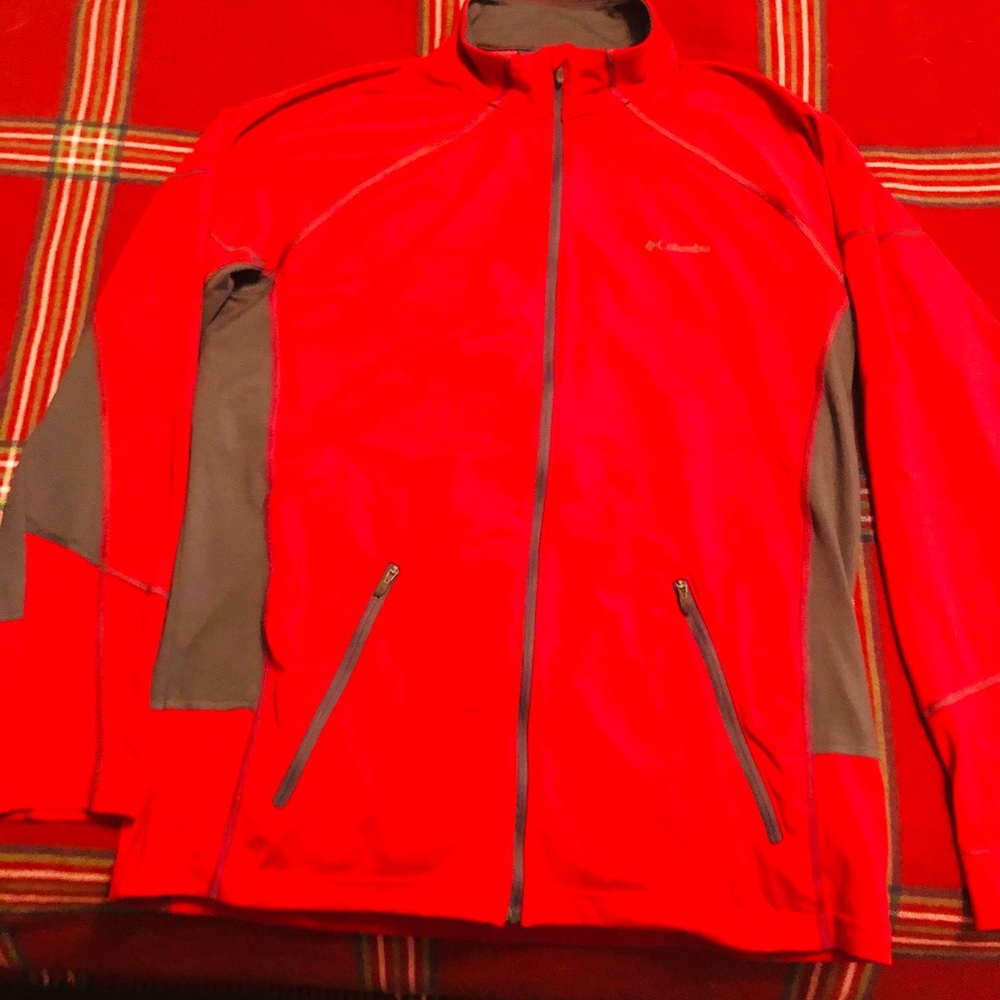 Columbia heat gear light weight breathable jacket. Great shape.
